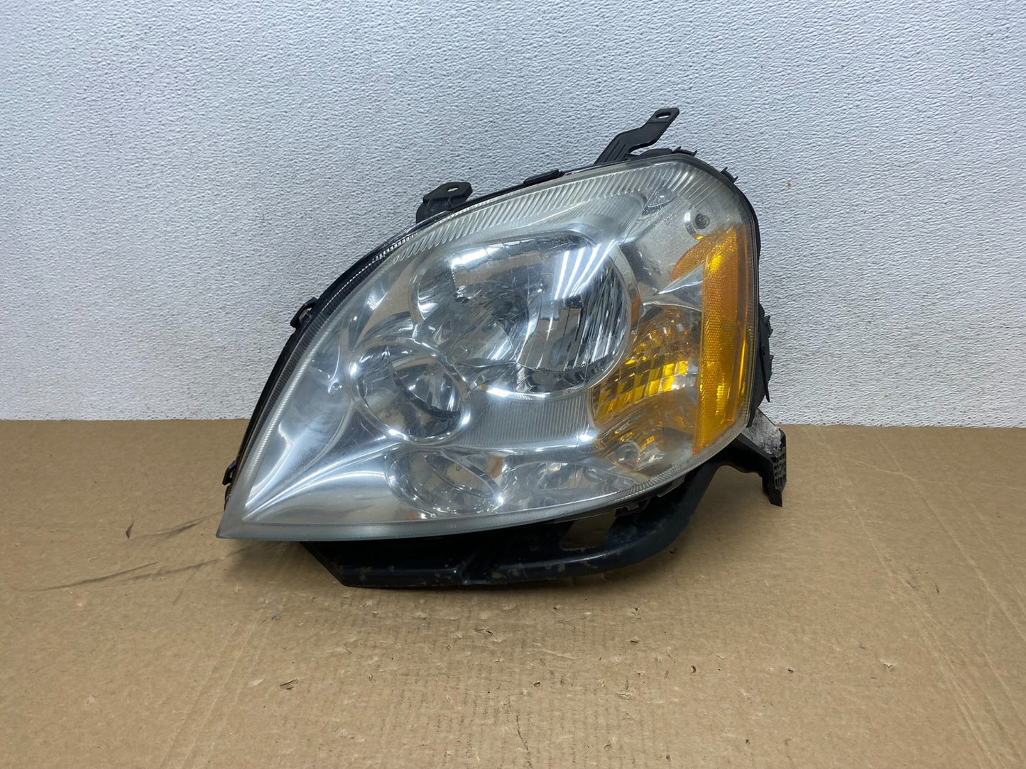 2005 2006 2007 Ford Five Hundred Halogen Headlight Left Driver Lh AG0472 DW0