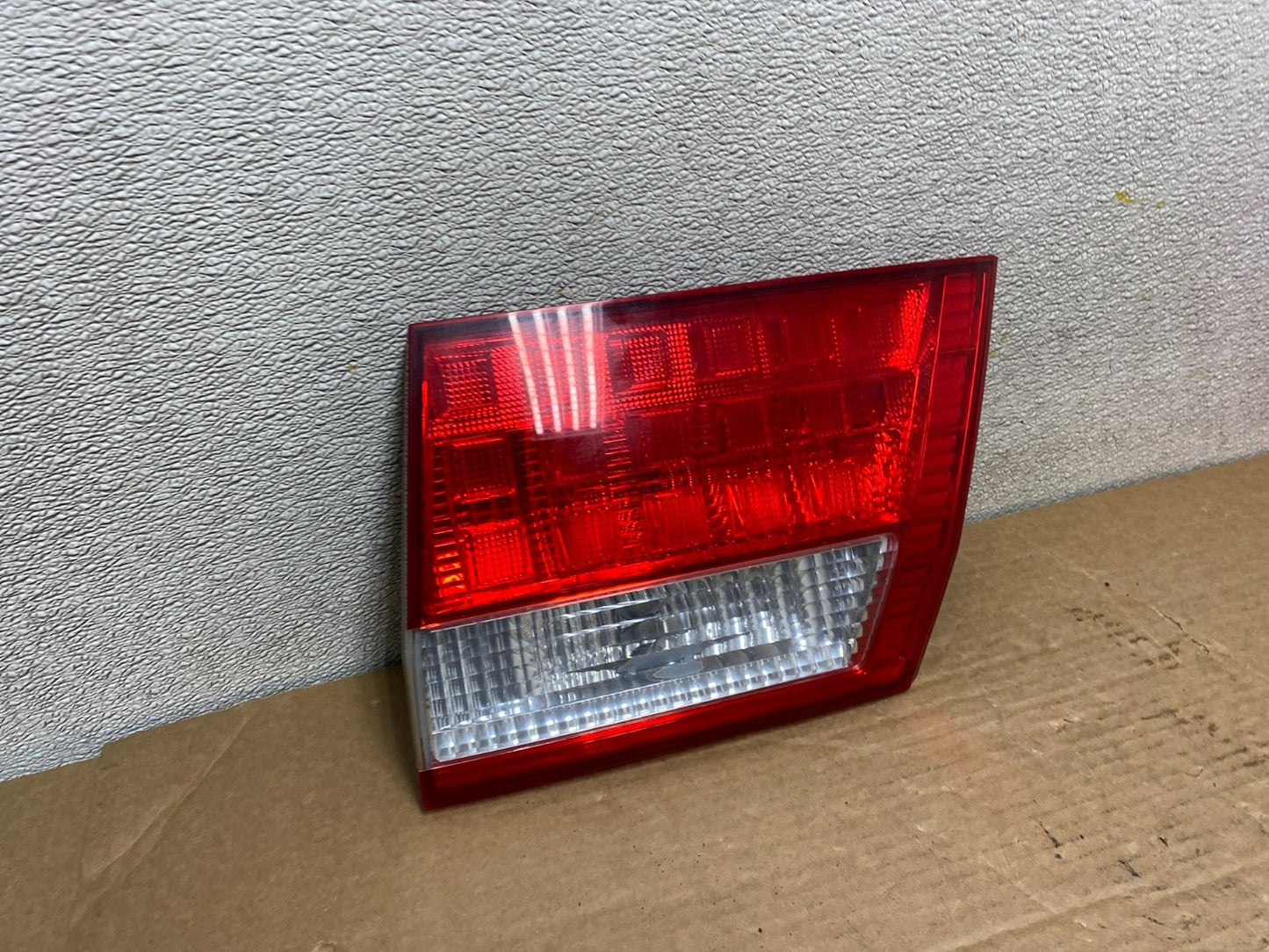 2005 2006 2007 Honda Odyssey Inner Right Passenger RH Tail Light Z1406 DW2