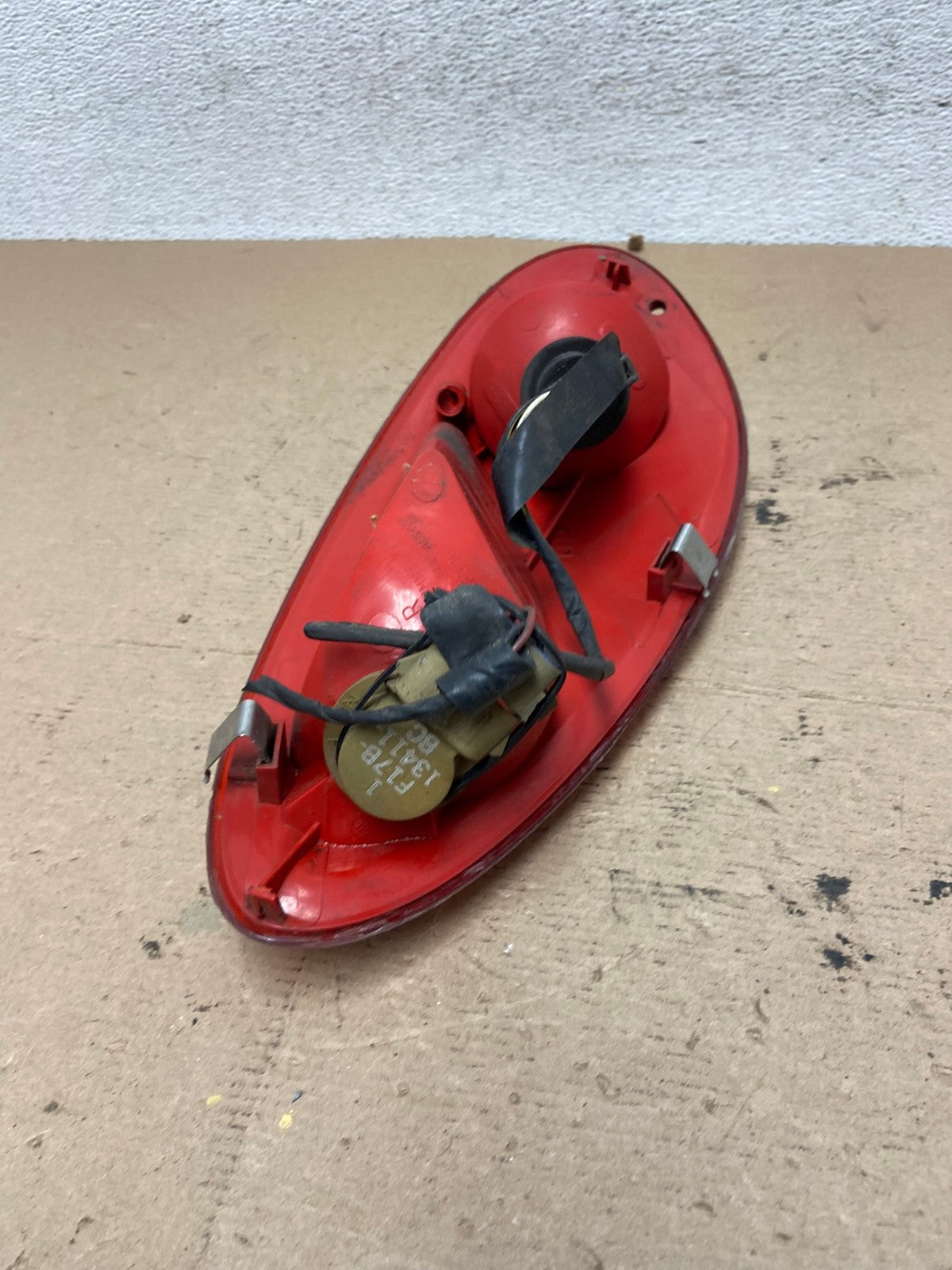 2001 to 2005 Chrysler PT Cruiser Right Passenger Tail Light AF4792 LK5