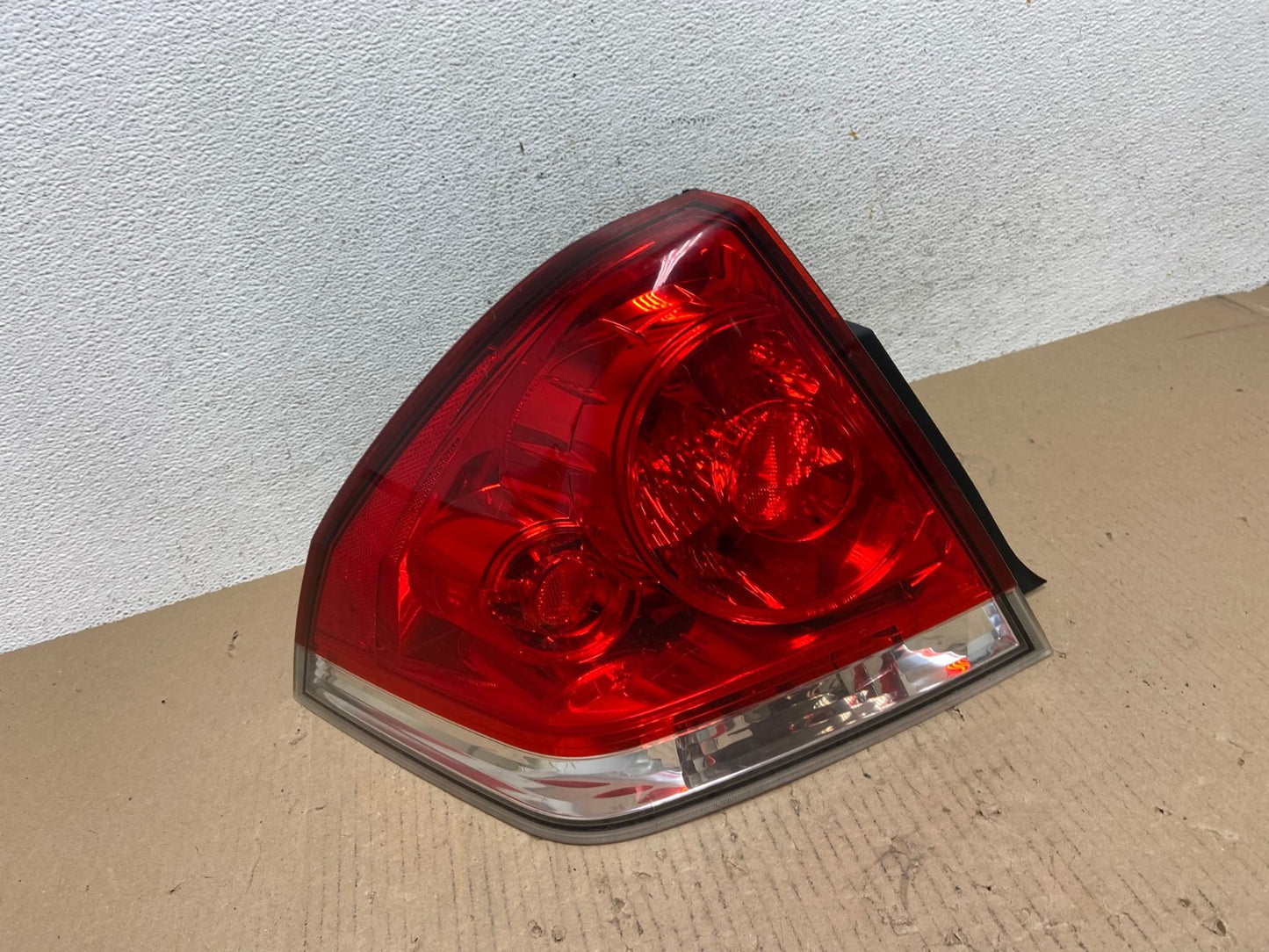 2006 to 2012 Chevrolet Impala Left Driver Lh Side Tail Light AE7336 LK0