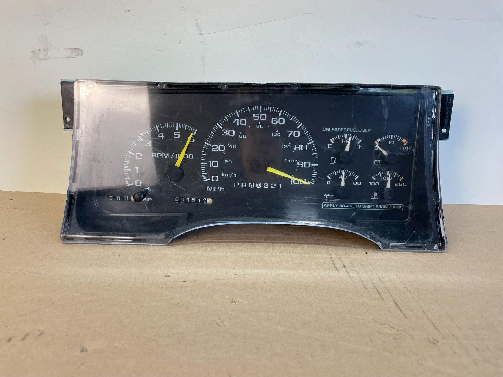 1995 to 1999 Chevrolet Silverado Suburban Cluster Gauge Speedometer AG1036 DG0