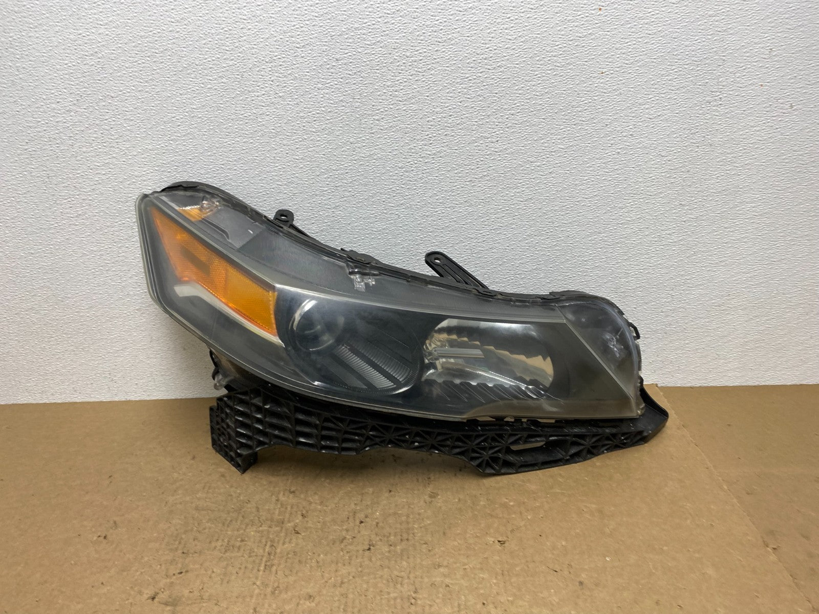 2012 to 2014 Acura TL Headlight Right Passenger Side Xenon HID AC1564 DW0
