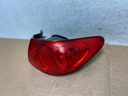 2007 to 2010 Hyundai Elantra Sedan Right Passenger Side Tail Light AI6674 LK1