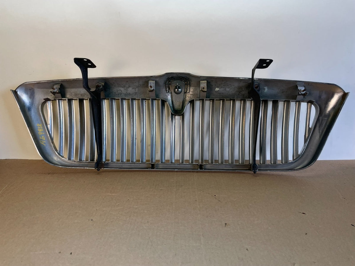 2003 to 2005 Lincoln Aviator Grille Chrome Grill AG98123