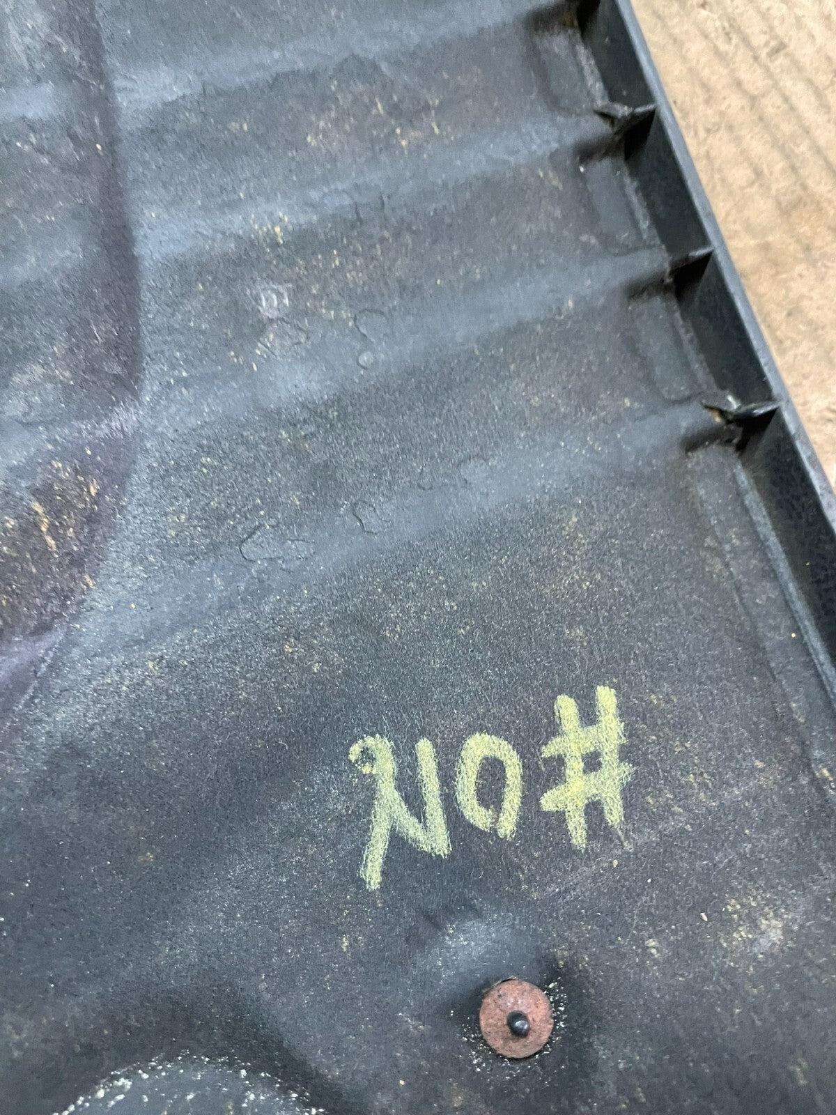 2002 to 2005 Hyundai Sonata 2.4L Engine Trim Cover J4198 PS8