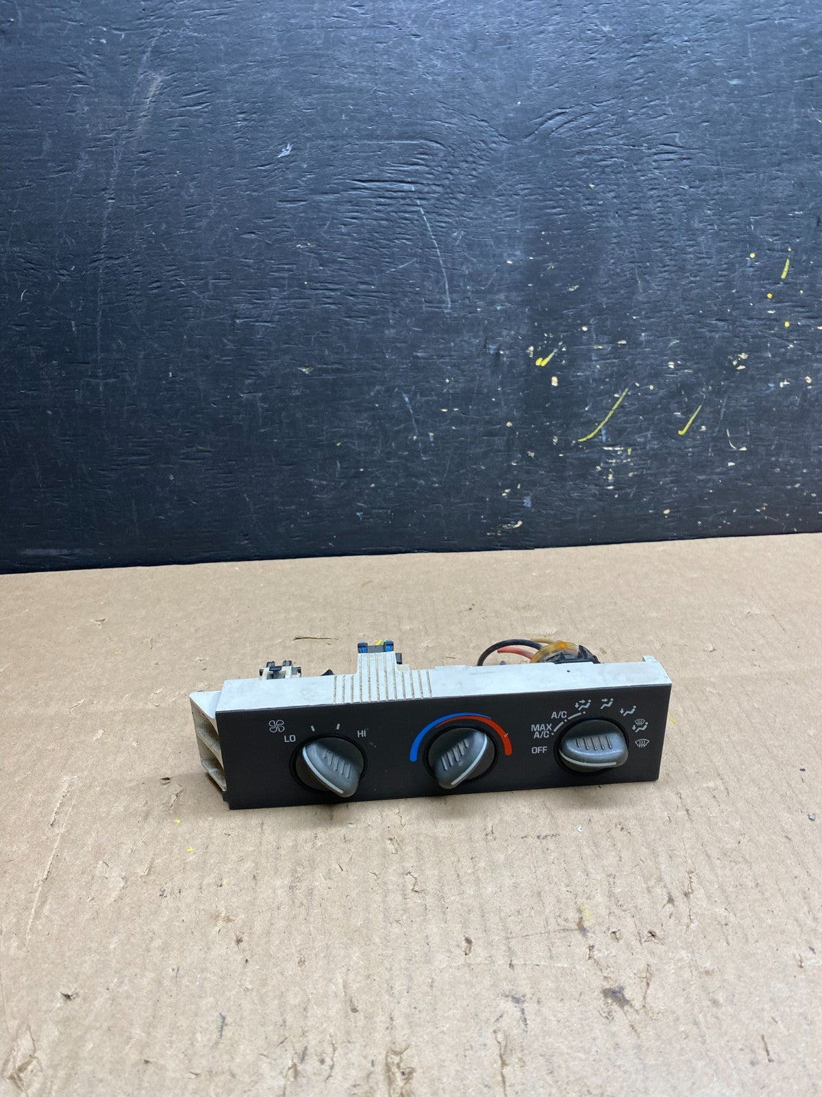 2001 - 2007 GMC Chevrolet Express 1500 Climate Control A/C T4755 DG0