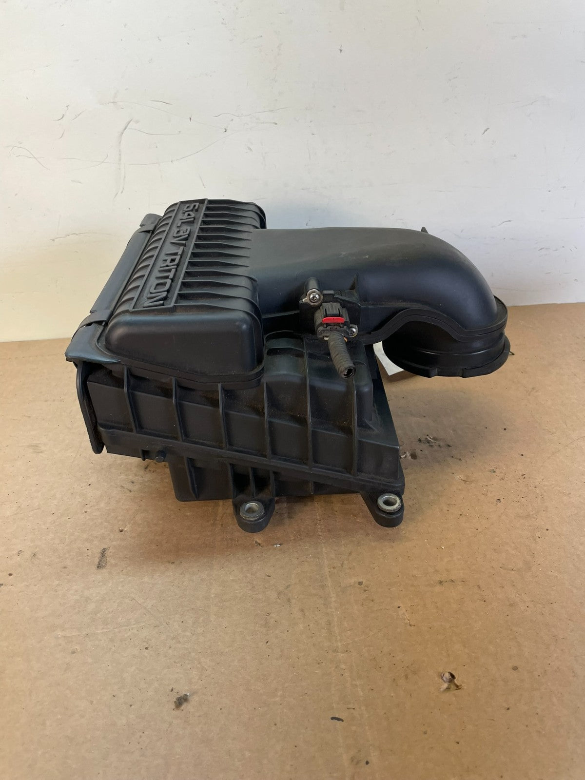 2004-2008 Ford F150 5.4L 3V Engine Air Intake Cleaner Filter Box AG76134