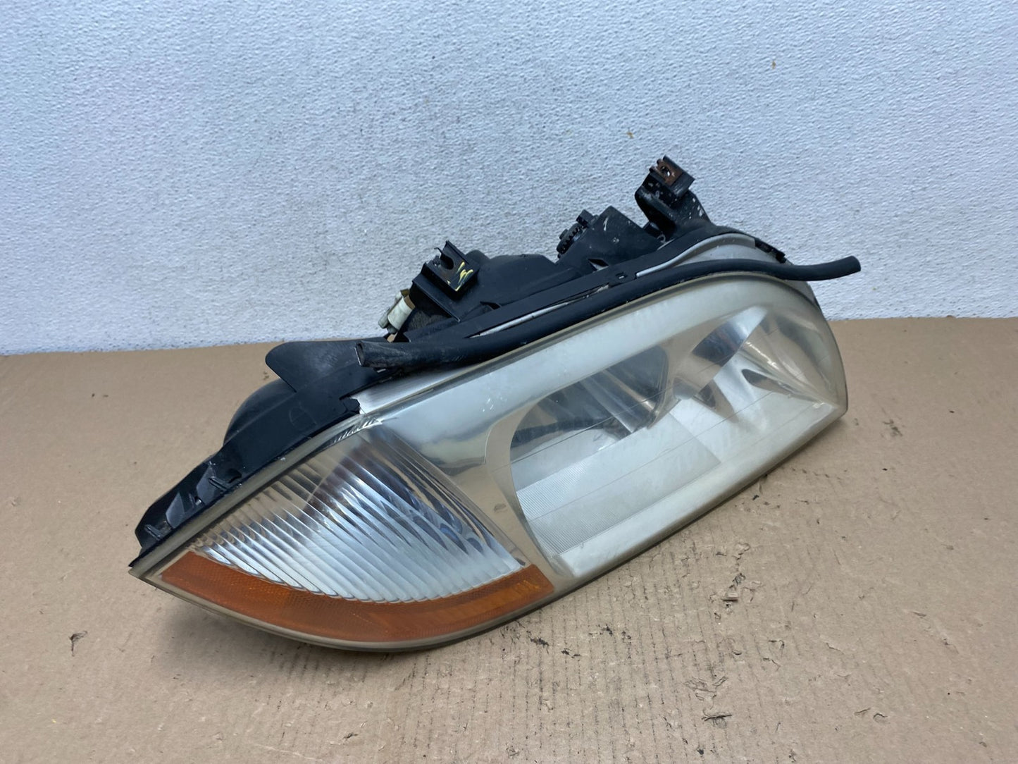 2001 to 2003 Acura MDX Passenger Right RH Headlight TYC AF3278 DW2