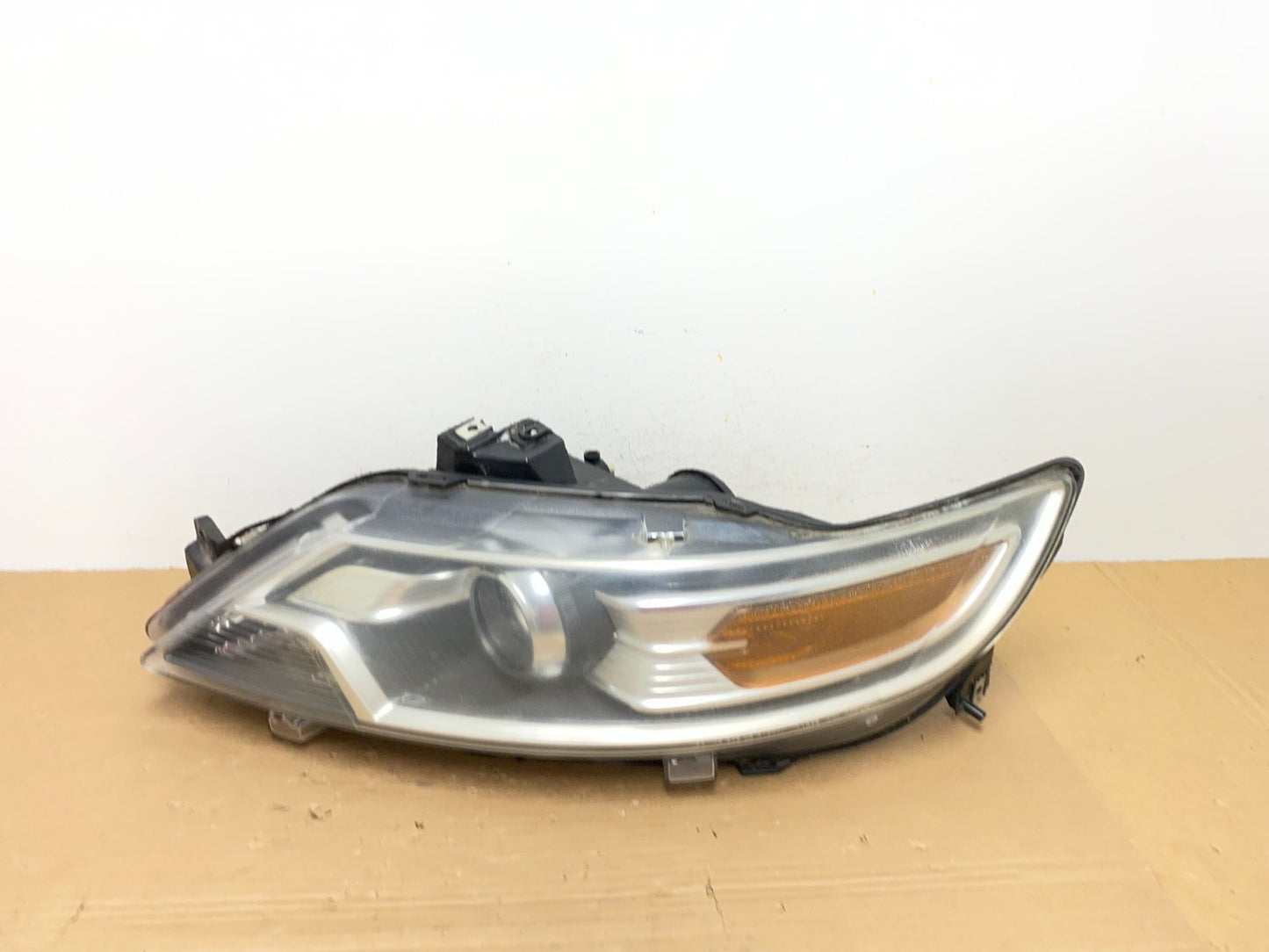 2010 2011 2012 Ford Taurus Left Driver LH Halogen Headlight AD4237 DW0