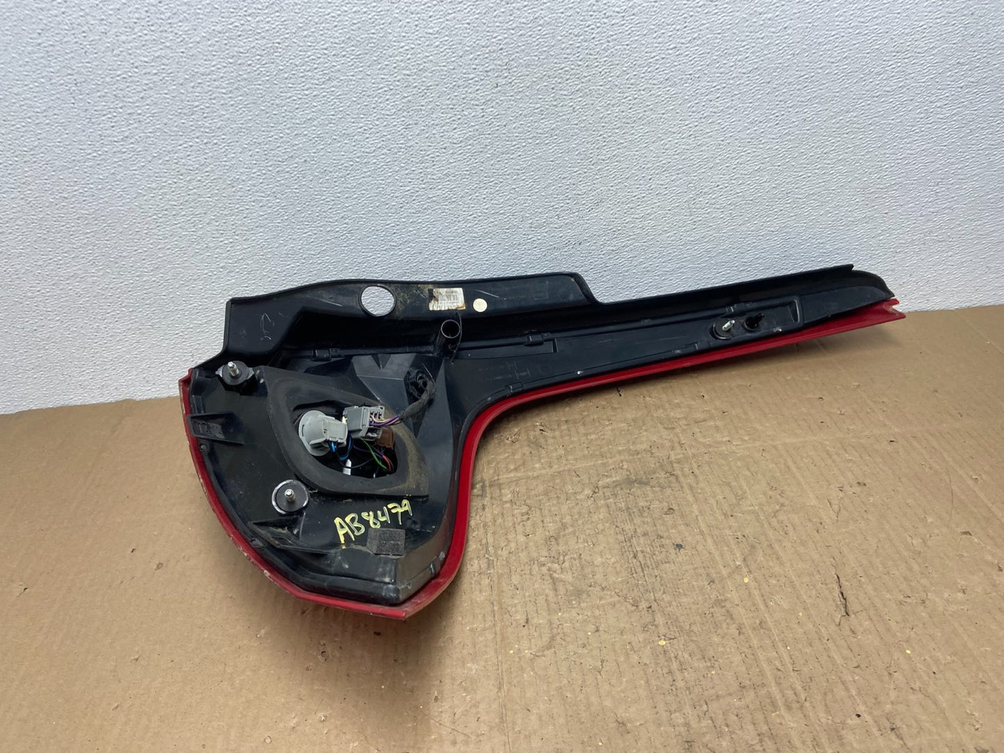 2009 to 2011 Volvo XC60 Left Driver LH Side Tail Light Oem AB8479 DW5