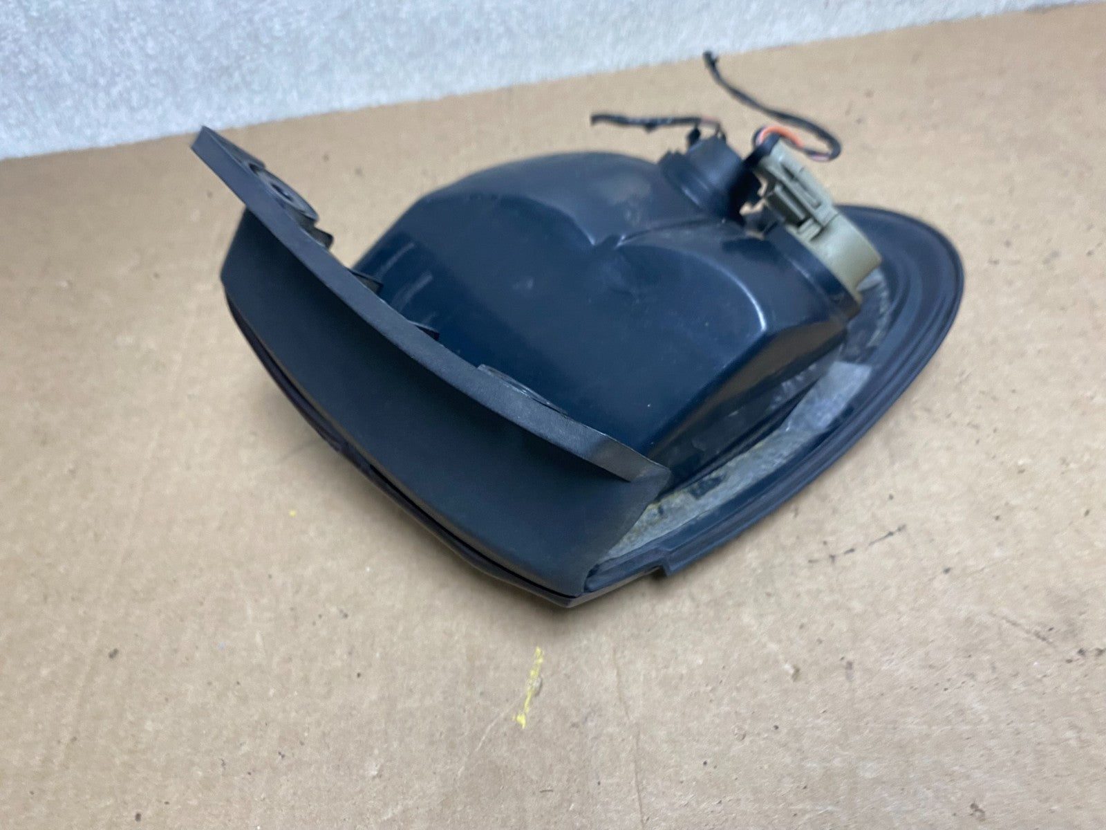1998 to 1999 Ford Taurus Wagon Right Passenger RH Side Tail Light OEM W8605 DW6