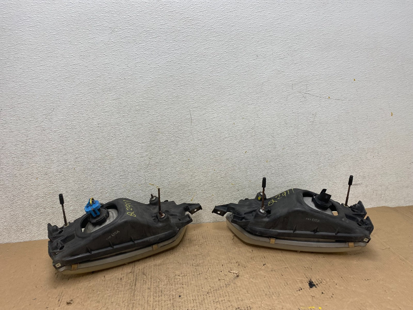 1997 to 1999 Nissan Maxima Left+Right Side Headlights Halogen Q2911 DW8