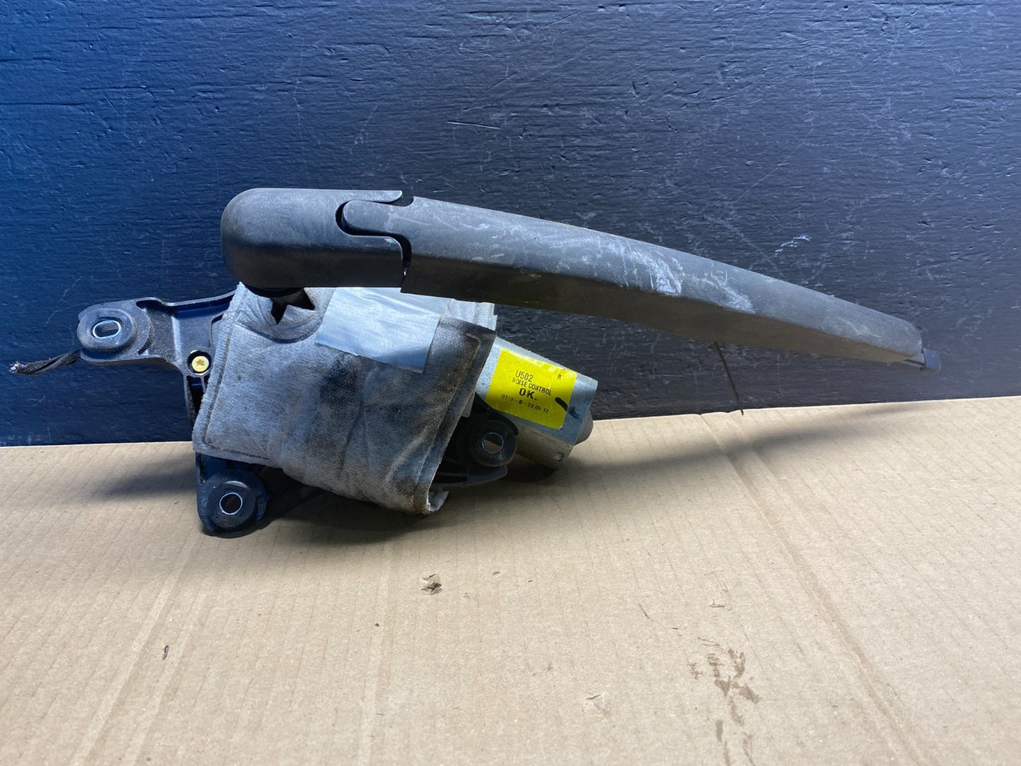 2011 to 2019 Ford Explorer Rear Windshield Wiper Motor OEM AC0864 DG0