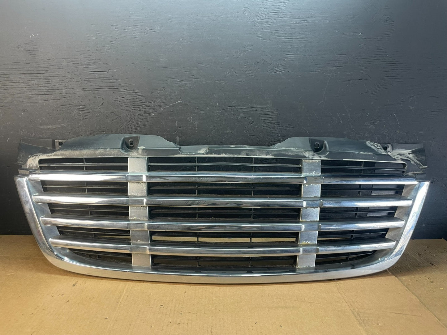 2009 to 2011 Freightliner Sprinter Front Upper Chrome Grill Grille AC5083 DG0