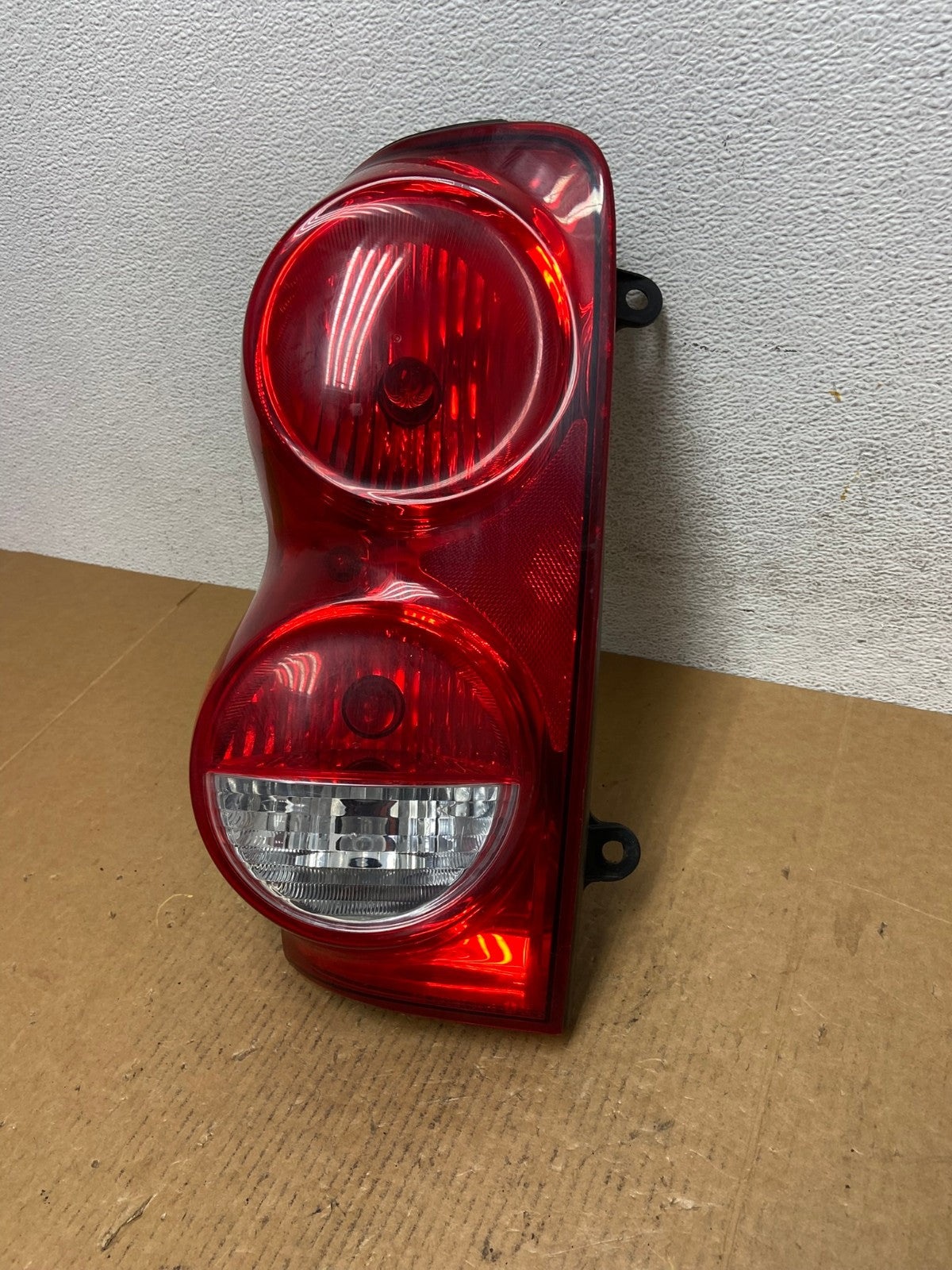 2004-2009 Dodge Durango Tail Light Left Driver Side LH AE0572 LK1