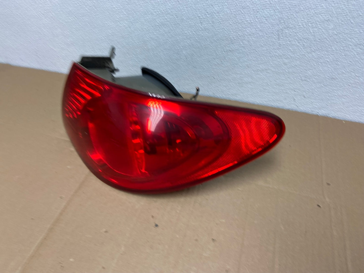 2007 to 2010 Hyundai Elantra Sedan Right Passenger Side Tail Light AB8048 LK1