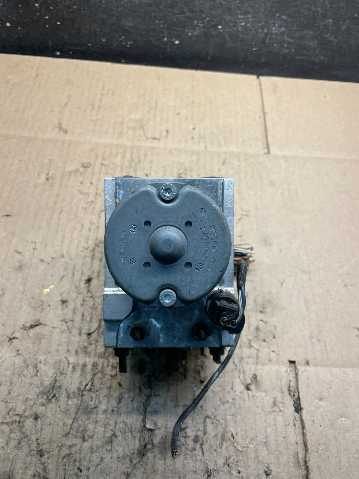 2001 2002 2003 BMW 325i 330i ABS Anti Lock Brake Pump 3451 6762113 W1229 DG5