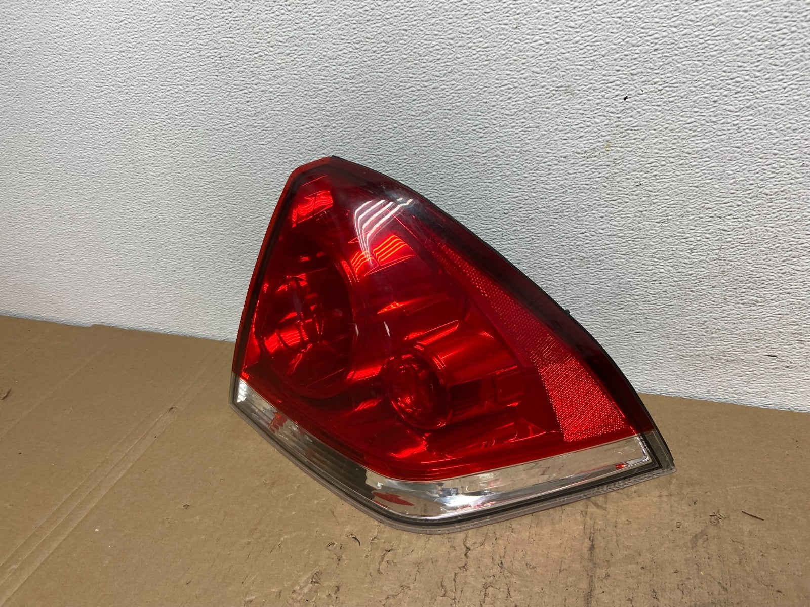 2006 - 2012 Chevrolet Impala Tail Light Right Passenger RH Side AC7350 DW1