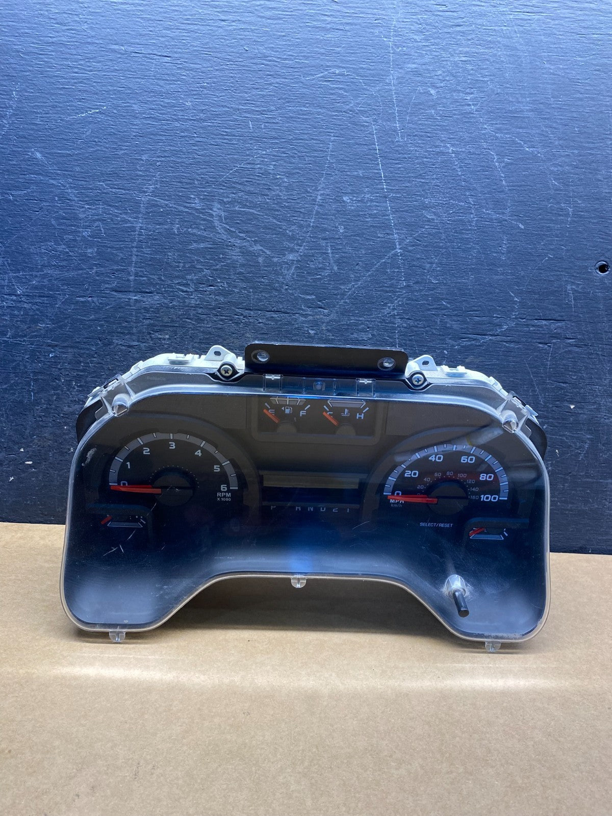2009 to 2014 Ford E150 E250 E350 VAN Gauge Speedometer Cluster AH7081 PS0