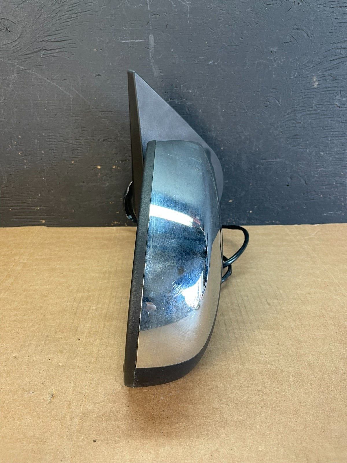 2007-2013 Chevrolet Tahoe Silverado Suburban Right Passenger Mirror AE8295 DW8