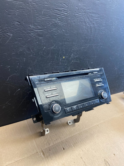 2013 to 2015 Nissan Altima Radio Cd Mp3 Player AUX Port 281853ta1b AB9395 DG2
