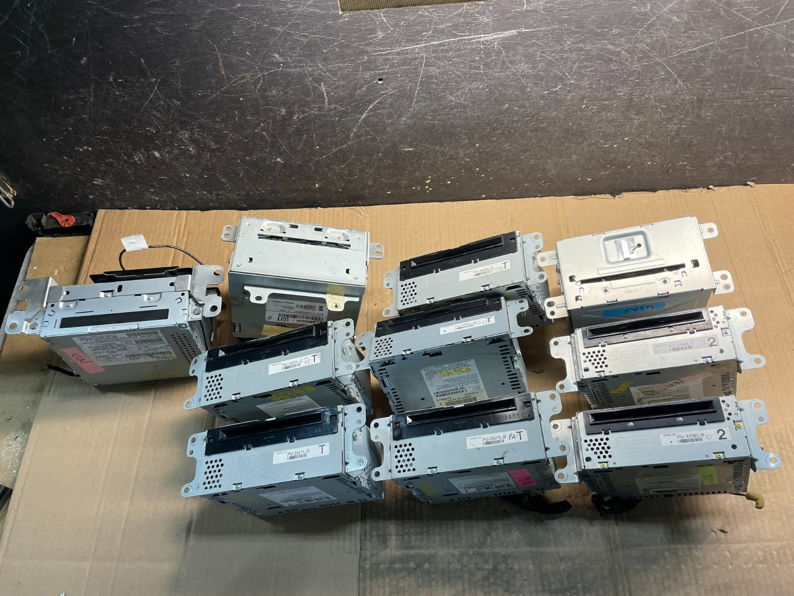 Mix 10 of Car Radios X43050