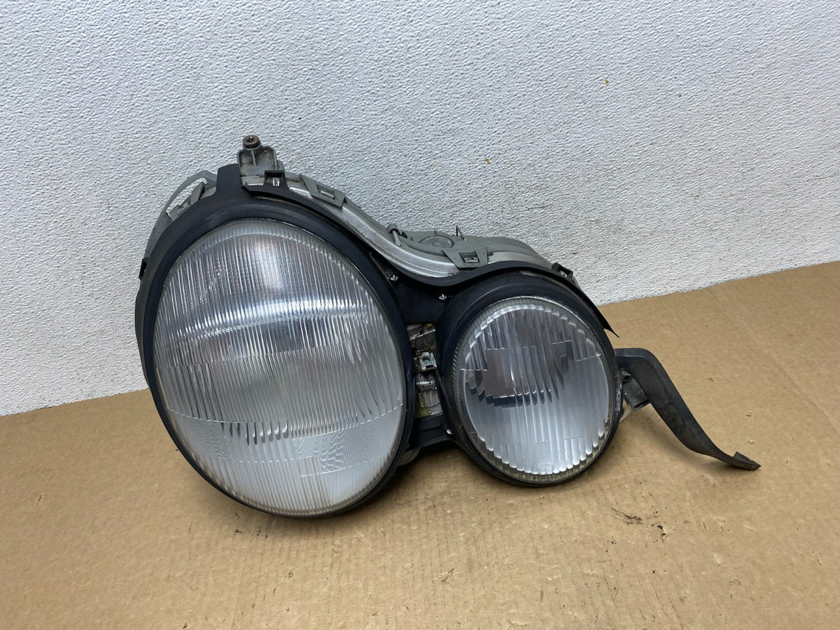 1996-1999 Mercedes E E320 E430 Right Passenger RH Side Headlight AF9631 DW0
