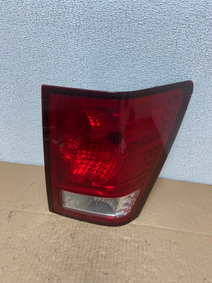 2007 2008 2009 2010 Jeep Grand Cherokee Right Passenger Tail Light Oem AC0167 LK0