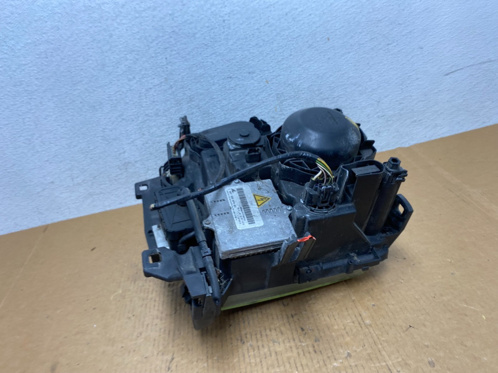 2003 - 2004 Land Rover Range Rover Right Passenger Headlight Xenon HID AE0585 DW6