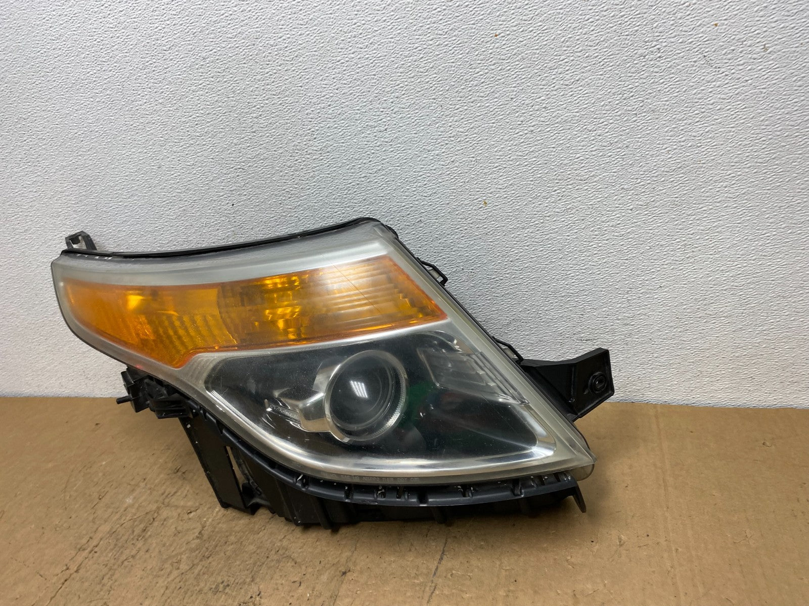 2011 to 2015 Ford Explorer Right Passenger Xenon Headlight AD0712 DW1