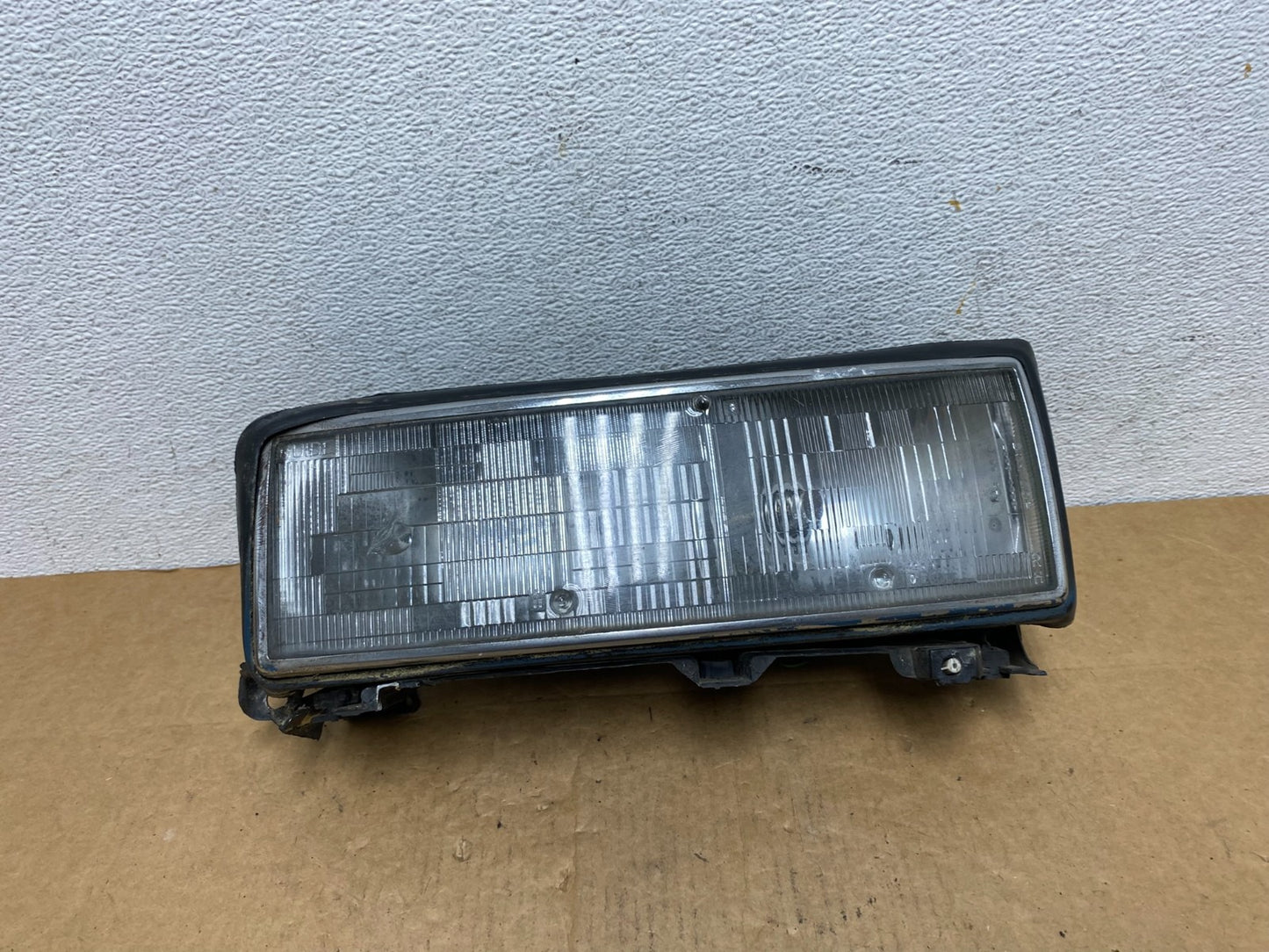 1988 to 1991 Cadillac Seville Eldorado Right Passenger Side Headlight AD4526 DW0