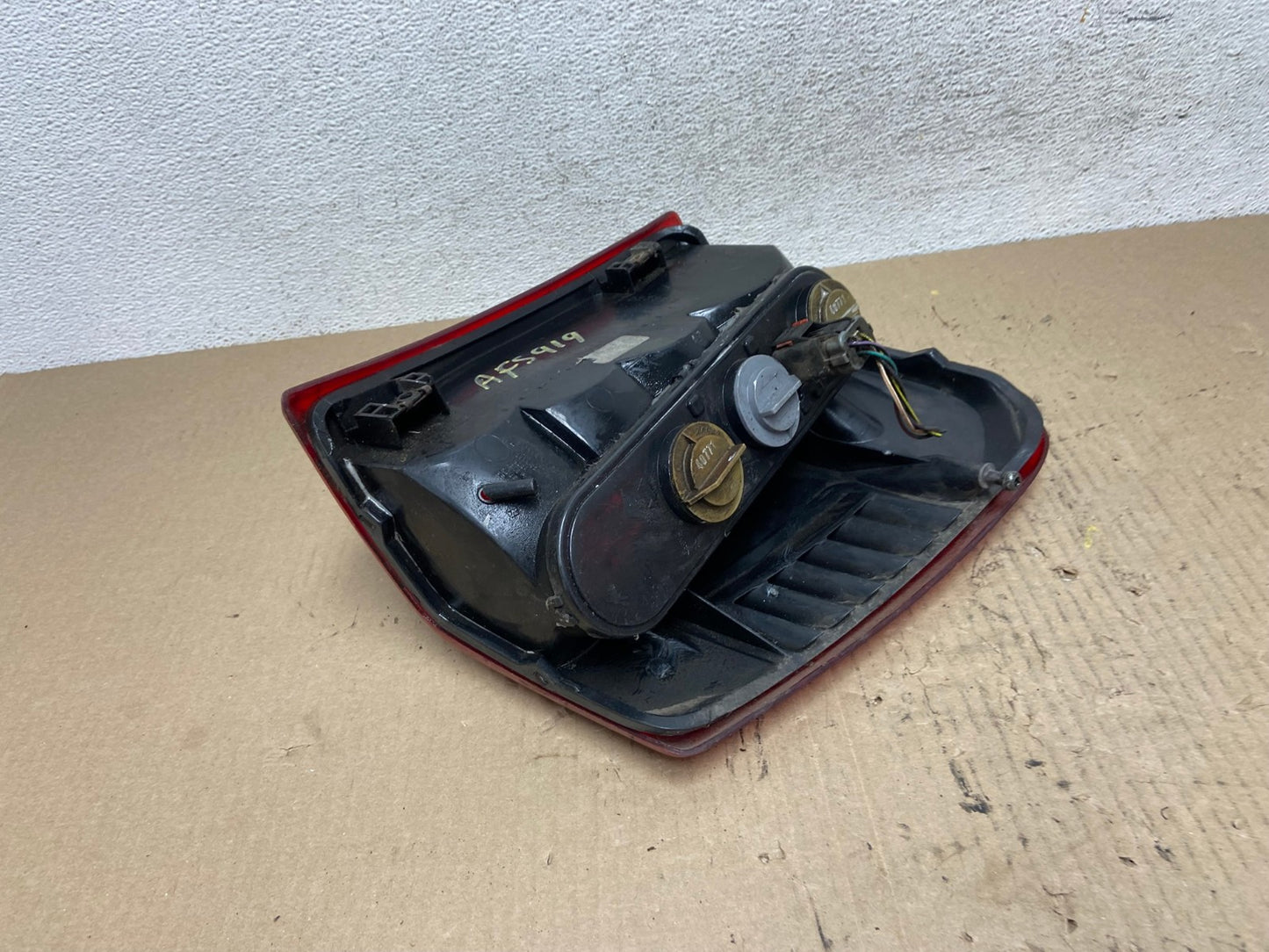 1999 - 2004 Jeep Grand Cherokee WJ Left Driver Lh Tail Light AF5919 LK5