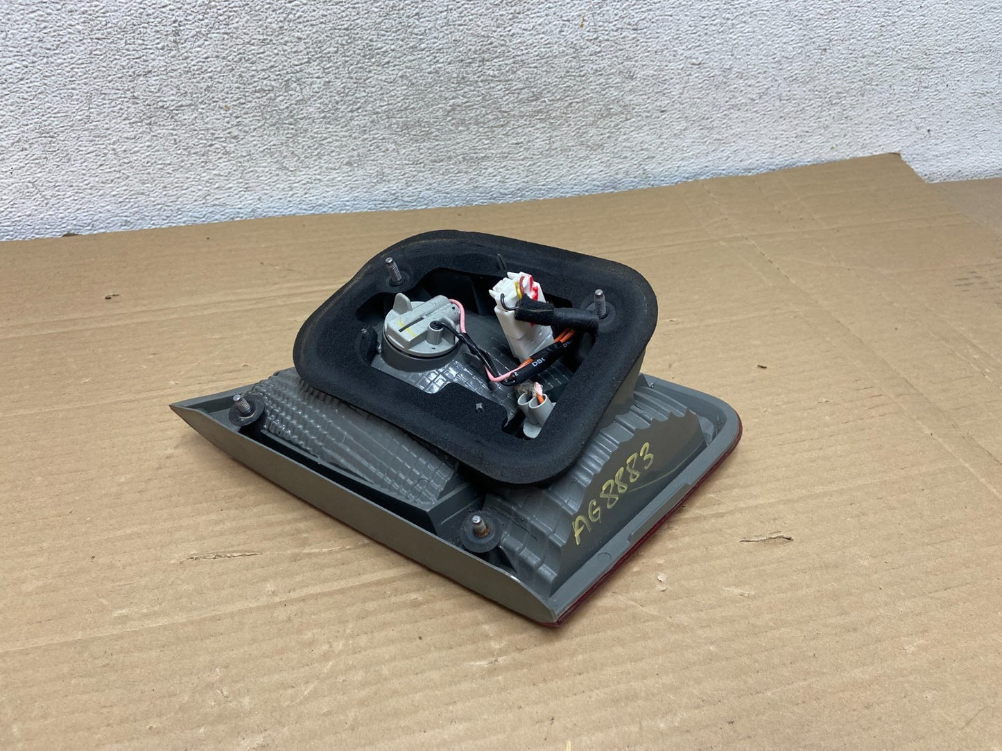 2011 2012 2013 Kia Sorento Right Passenger Inner Tail Light AG8883 DW5