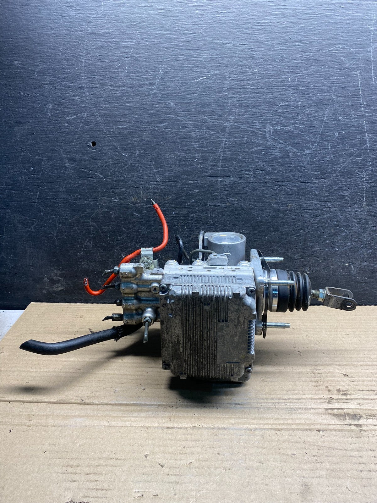 2010 - 2015 Toyota Prius ABS Brake Pump Anti Lock Module AH9648 DW5