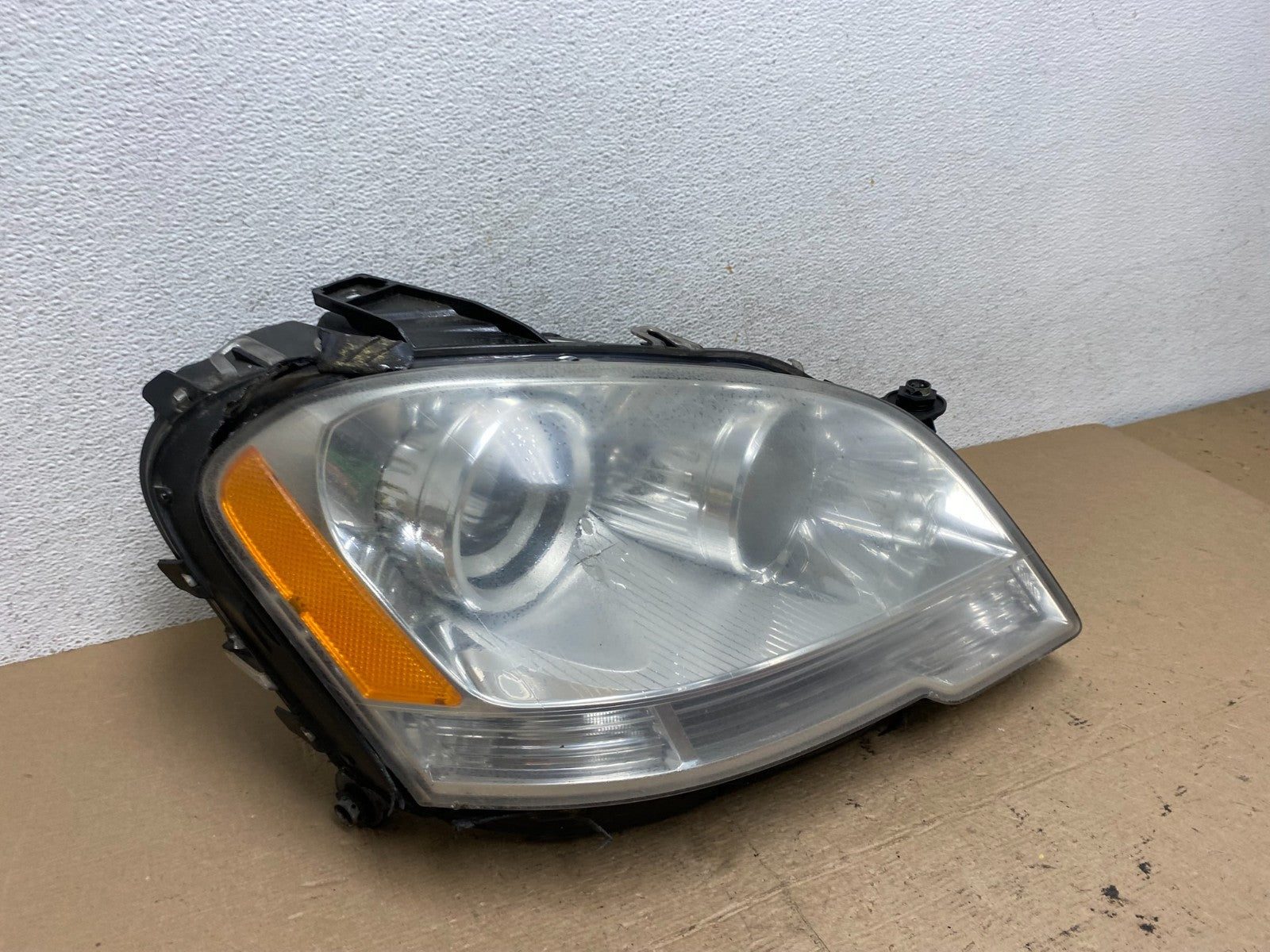 Halogen 2009-2011 Mercedes-Benz ML Class Right Passenger Headlight AF5011 DW2