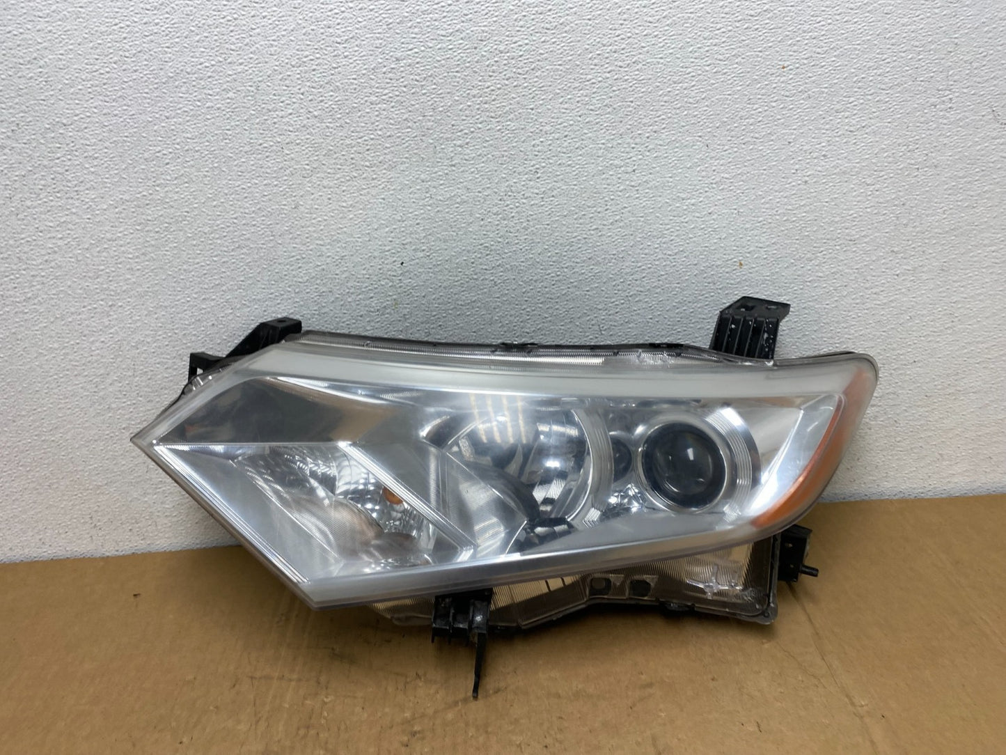 2012 to 2017 Nissan Quest Left Driver LH Side Headlight Halogen AC8560 DW0