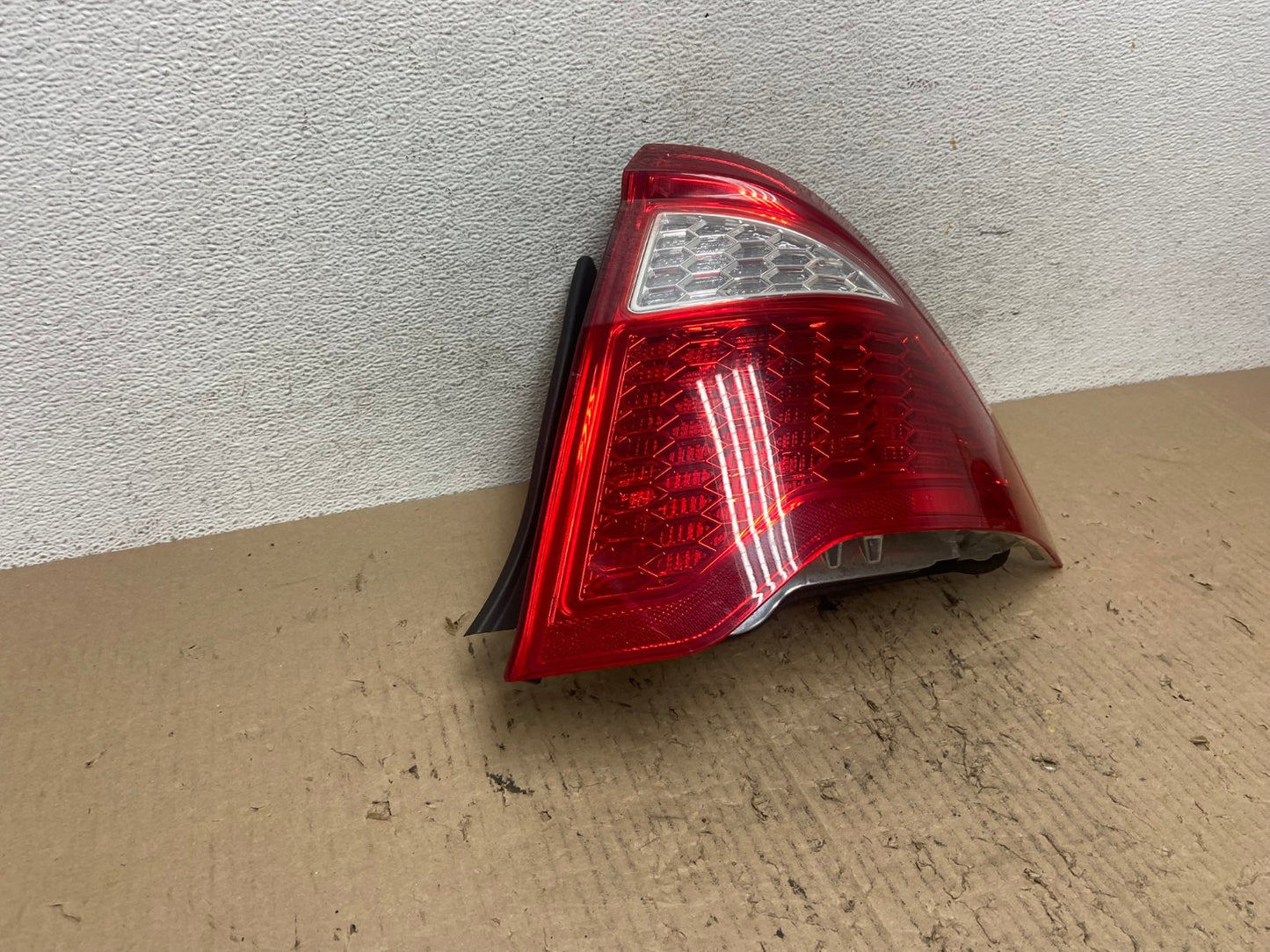 2010 2011 2012 Ford Fusion Right Passenger Side Tail Light AF7085 LK2