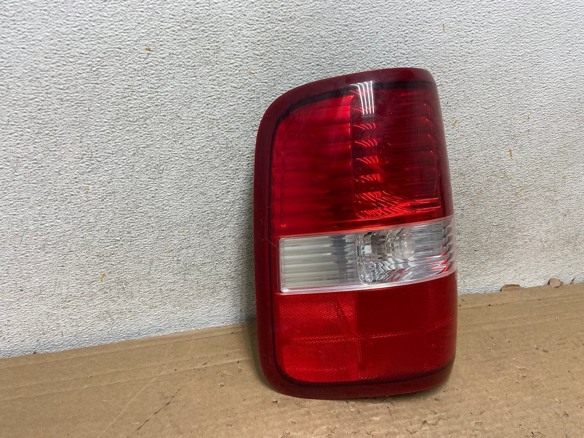 2004 to 2008 Ford F150 F-150 Left Driver LH Side Tail Light AH9201 LK1