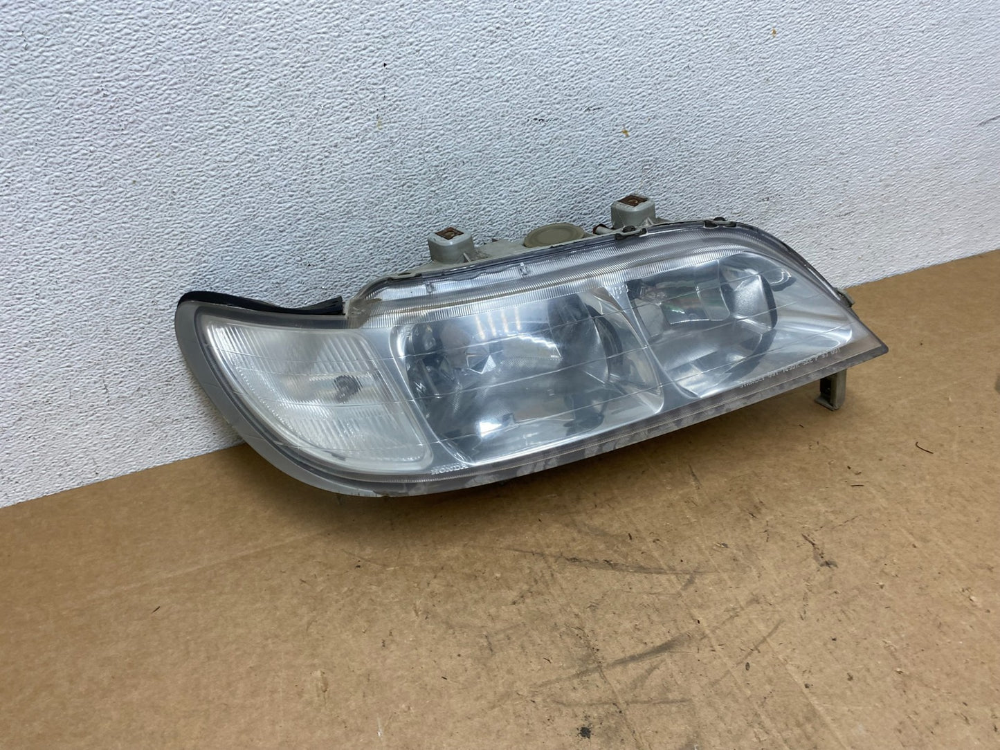 1997 to 1999 Acura CL Right Passenger Side Headlights AD3671 DG2