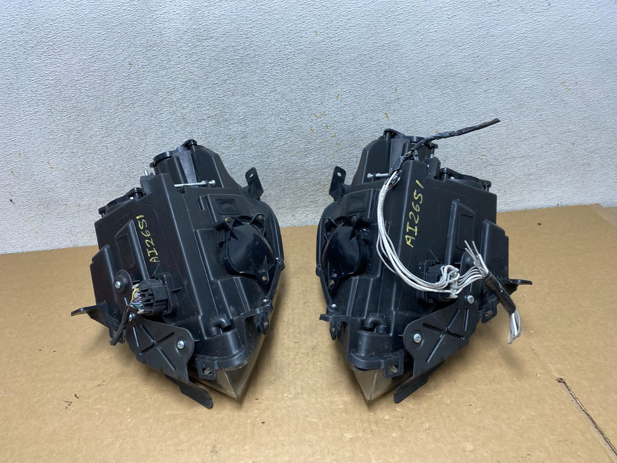 Halogen 2008 to 2014 Cadillac CTS Headlights Left+Right Side AI2651 DW9