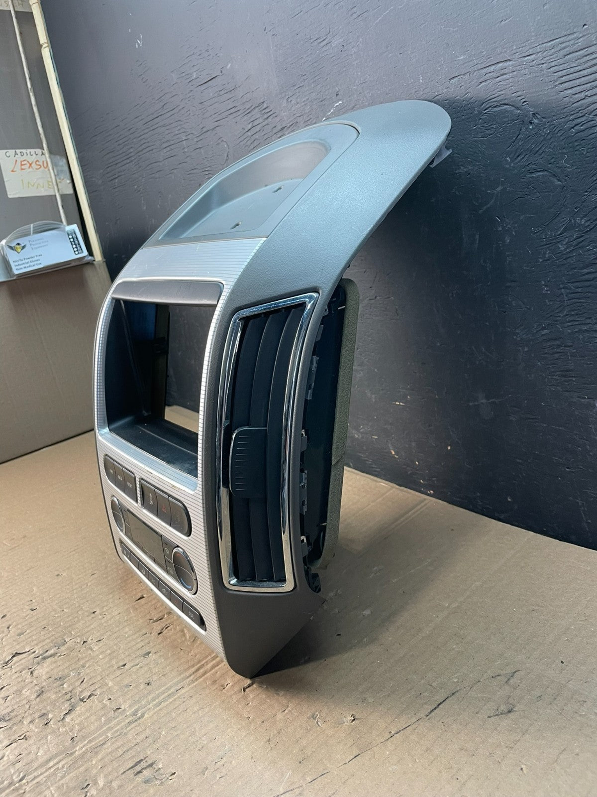 2007 - 2010 Ford Edge Heater Climate Control Radio Control Dash Bezel ac4907 DG2