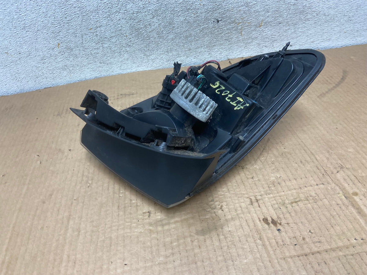 2013 to 2016 GMC Acadia Right Passenger RH Side Tail Light AI7026 LK4