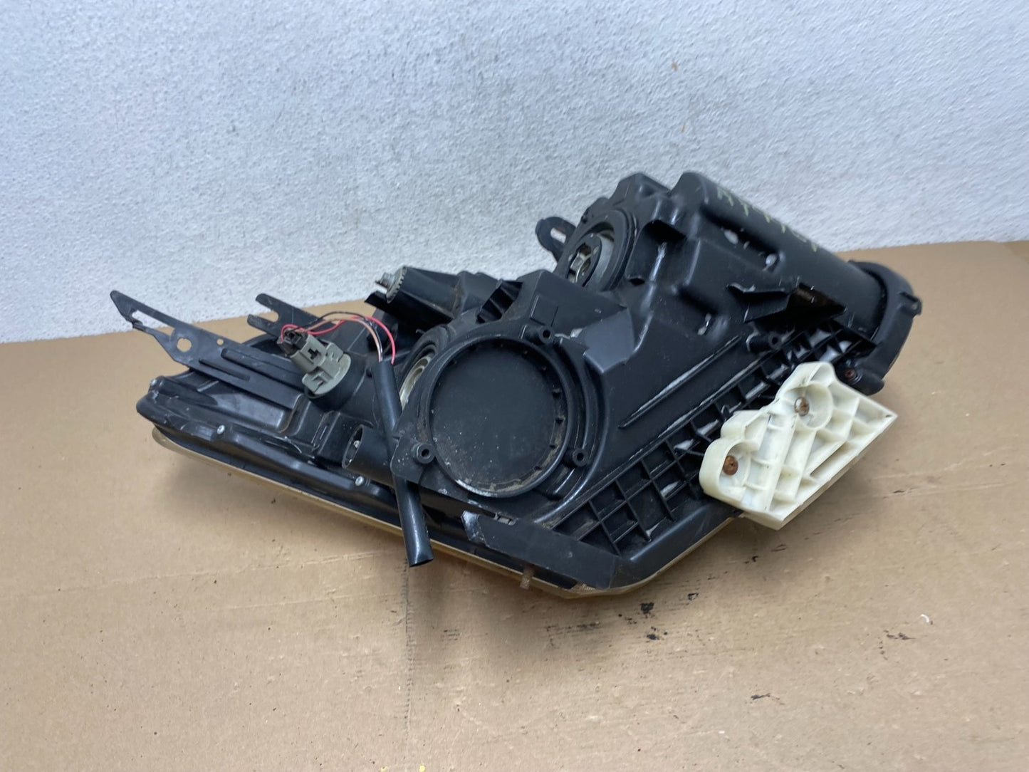 2008 to 2013 Nissan Rogue Left Driver LH Halogen Headlight AF4467 DW9