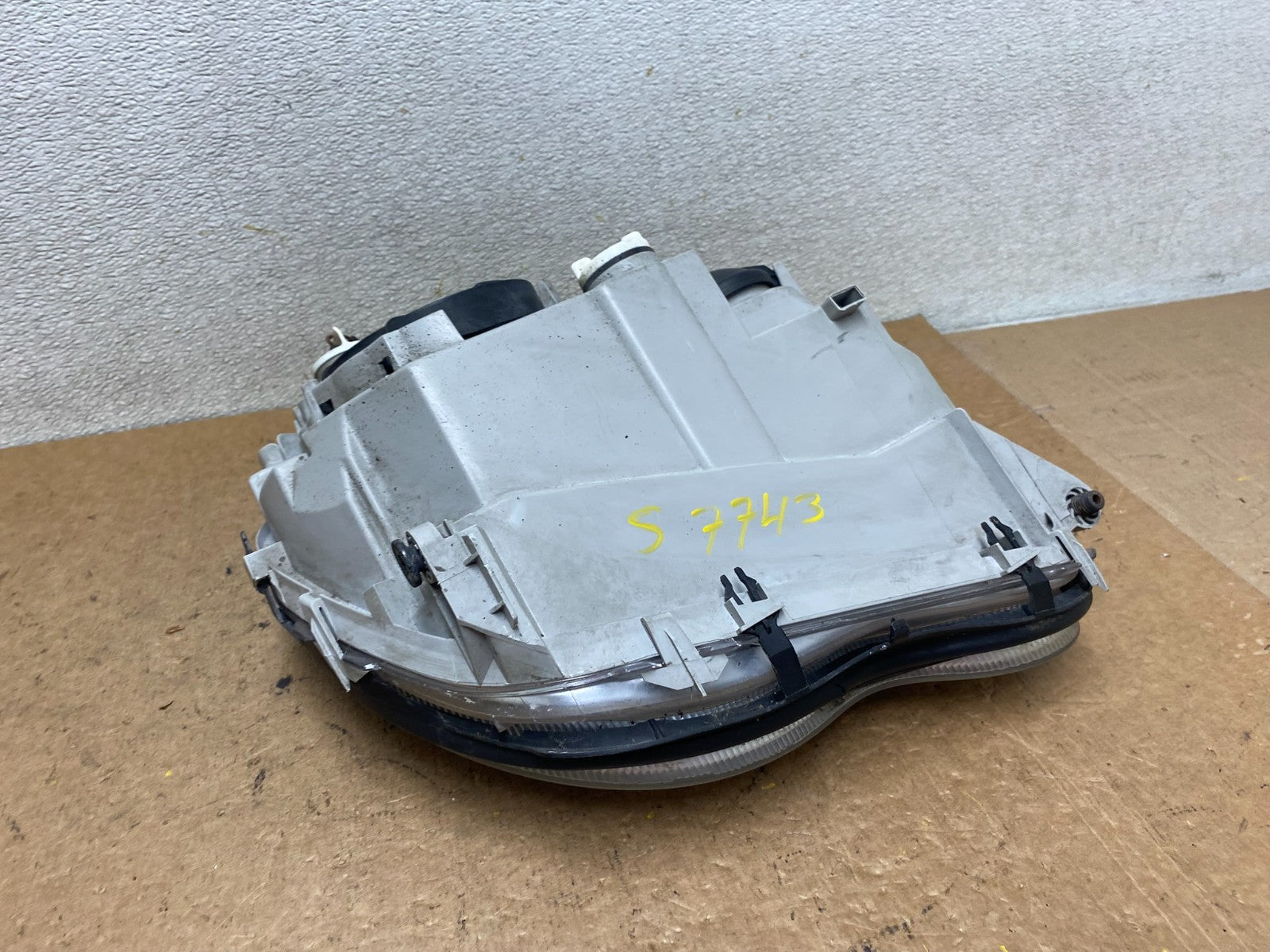 2001-2004 Mercedes-Benz C Class Halogen Left Driver Headlight Oem S7743 DW5