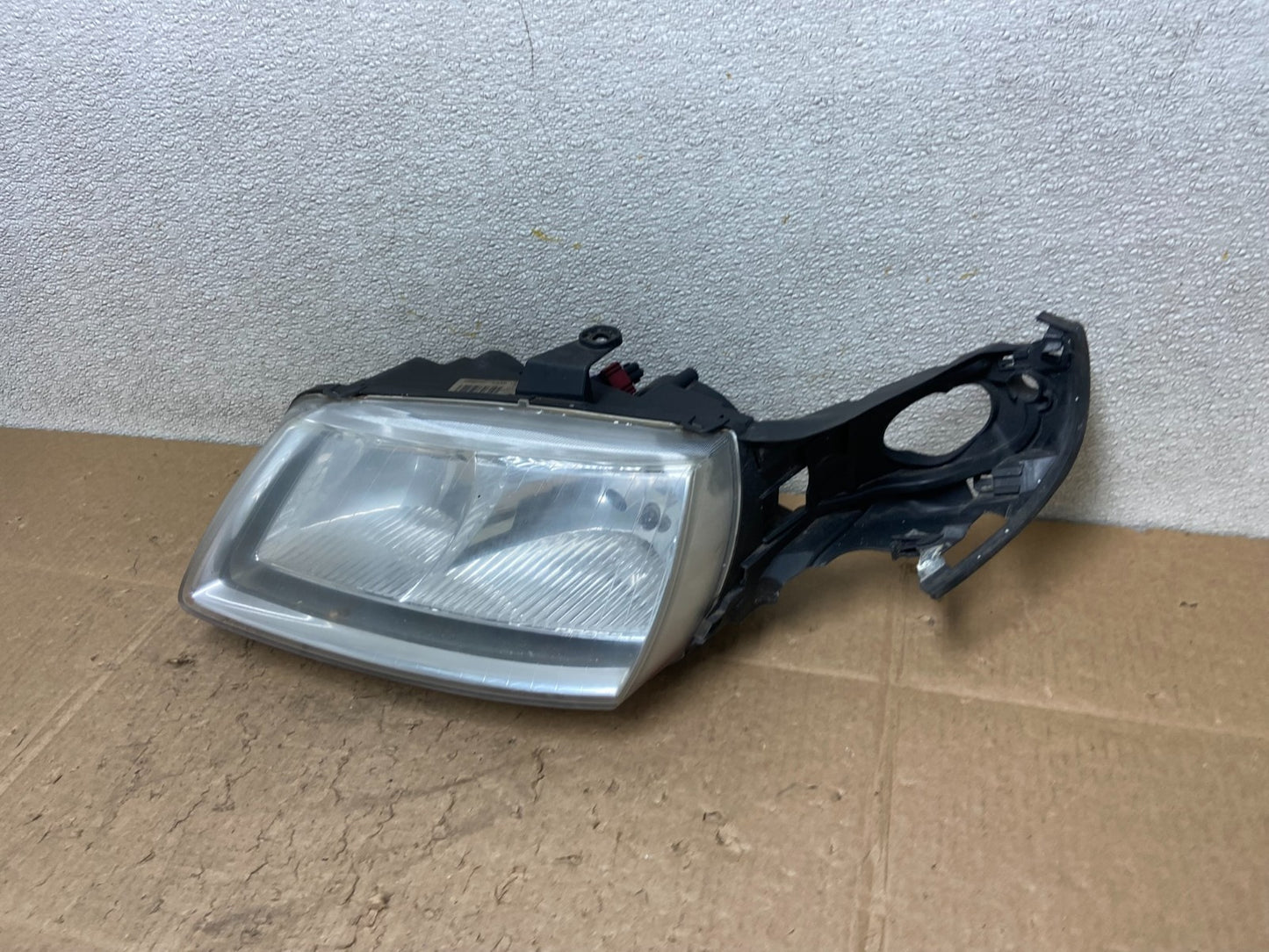 2002 to 2005 Saab 9-5 Left Driver LH Side Halogen Headlight OEM Z0963 DW1