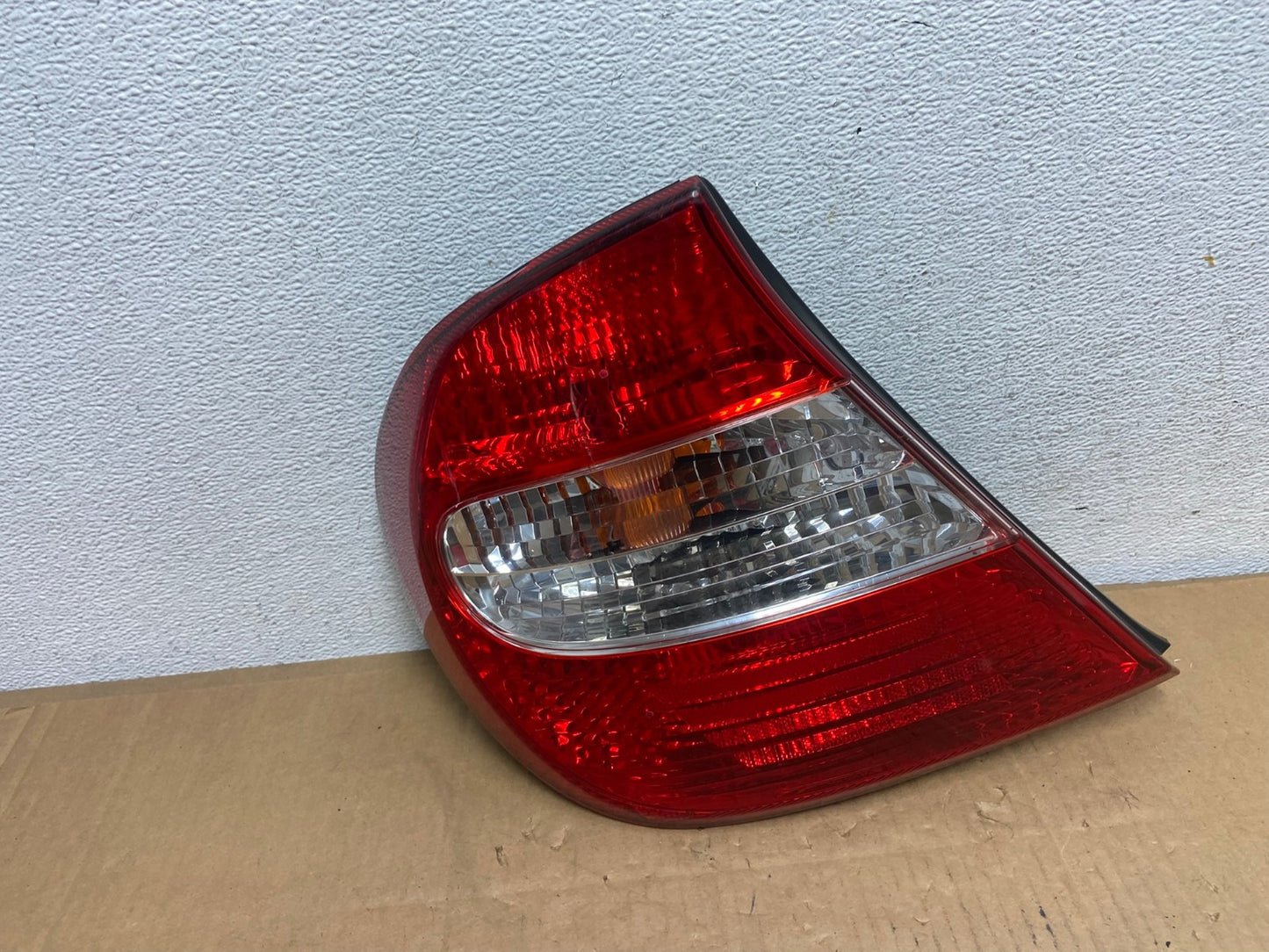 2002 2003 2004 Toyota Camry Left Driver LH Side Tail Light AD0939 LK0