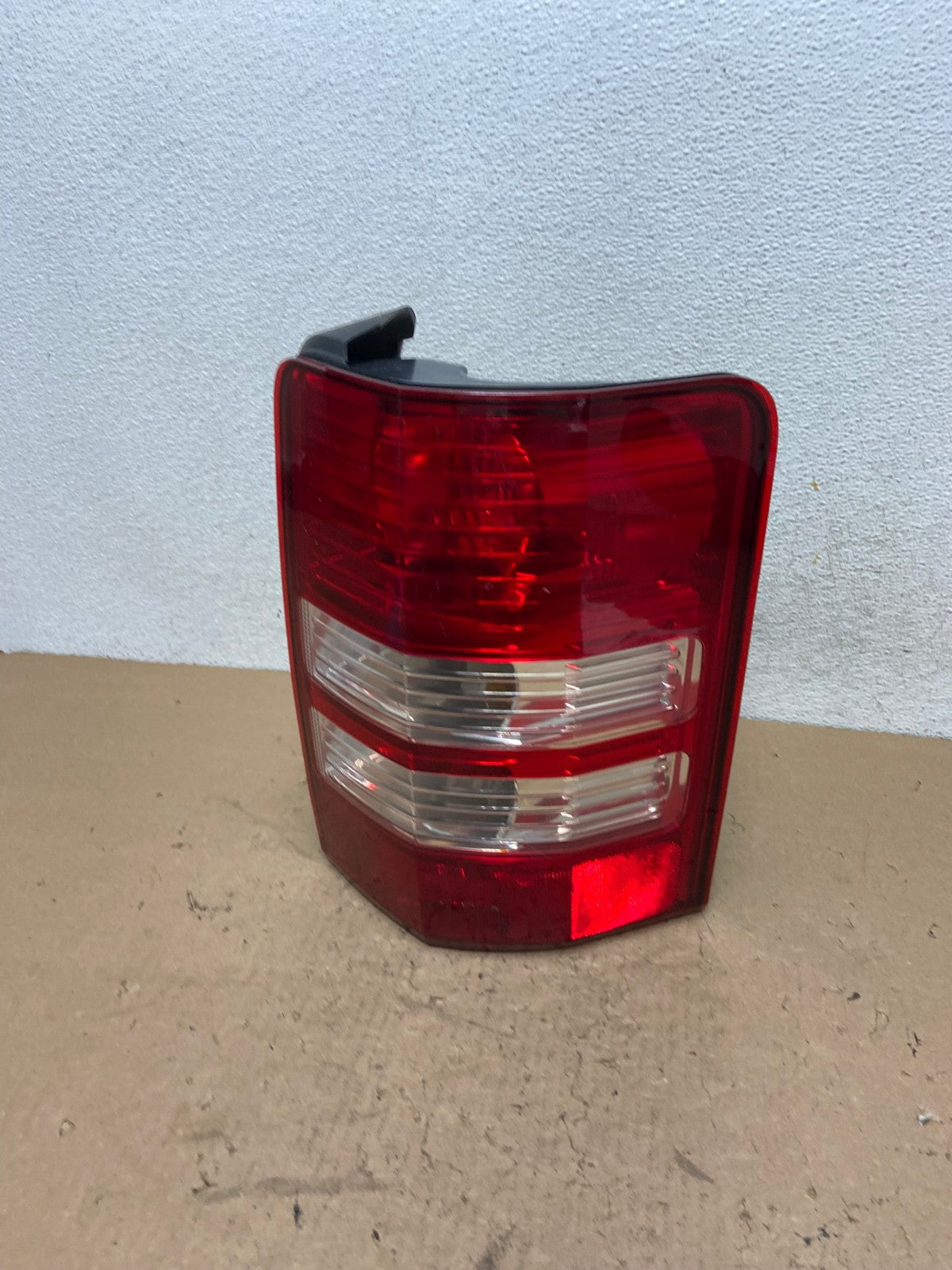 2008 to 2012 Jeep Liberty Right Passenger RH Side Tail Light AG4432 LK0