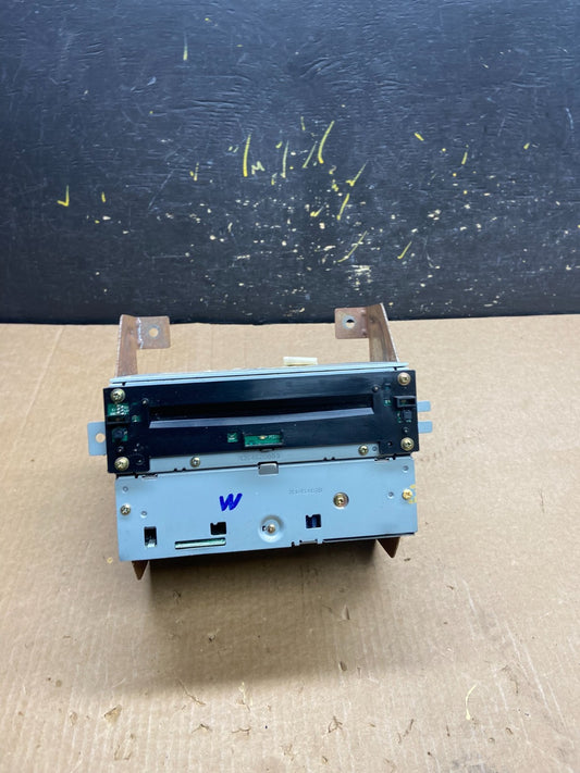 2005 Nissan Pathfinder Am Fm Cd Player Radio Receiver z4136 DG0
