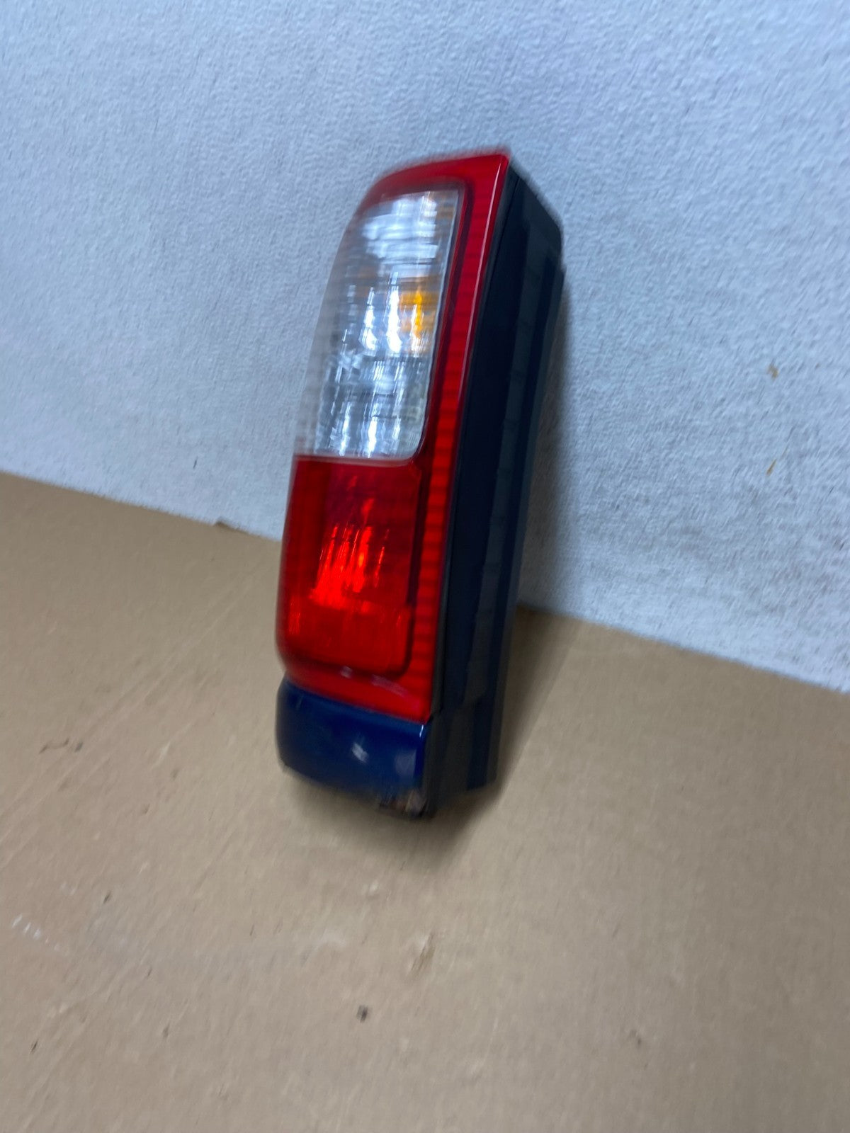 2000 to 2004 Isuzu Rodeo Left+Right Side Tail Lights AF99251