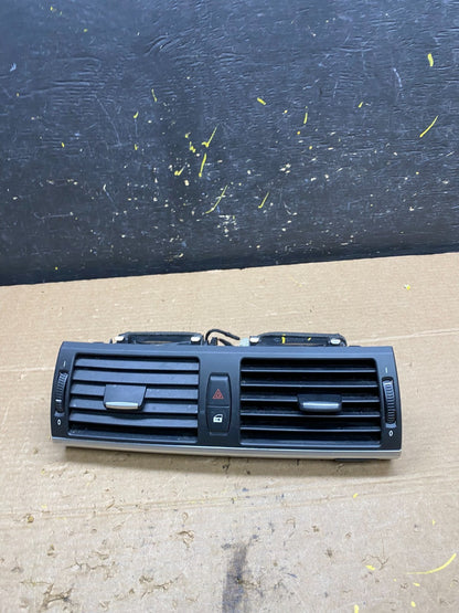 2010 to 2013 BMW X5 X6 Center Console Dash Air Vent OEM w9618 DG0